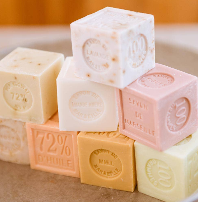 About Les Choses Simples
Les Choses Simples stands for natural, handcrafted products, made in small quantities with natural ingredients and high-quality fragrances.
We offer a collection that ranges from soap, bath & body care, scented candles and room fragrances. All are made locally in Provence with exclusive signature fragrances, especially developed for Les Choses Simples with all the know-how of Grasse perfumers.
Deeply rooted in the culture and tradition of Provence, Les Choses Simples was created in